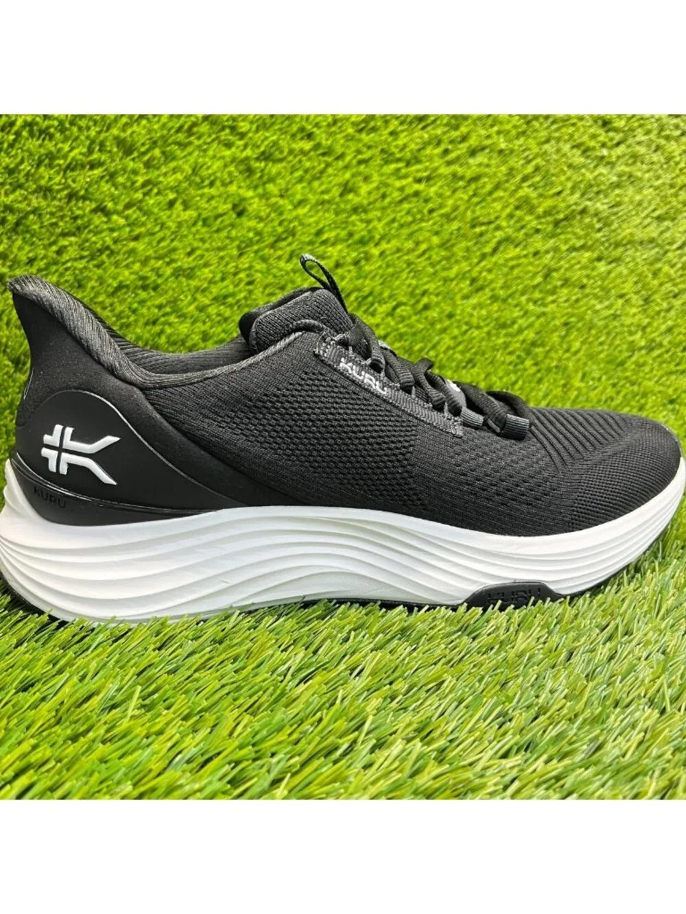 Kuru Atom 2 Mens Size 9.5E Black White Athletic Running Walking Shoes Sneakers